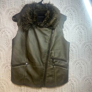 Maurices Womens Olive Faux Leather Fur Lined Moto Vest Size‎ L